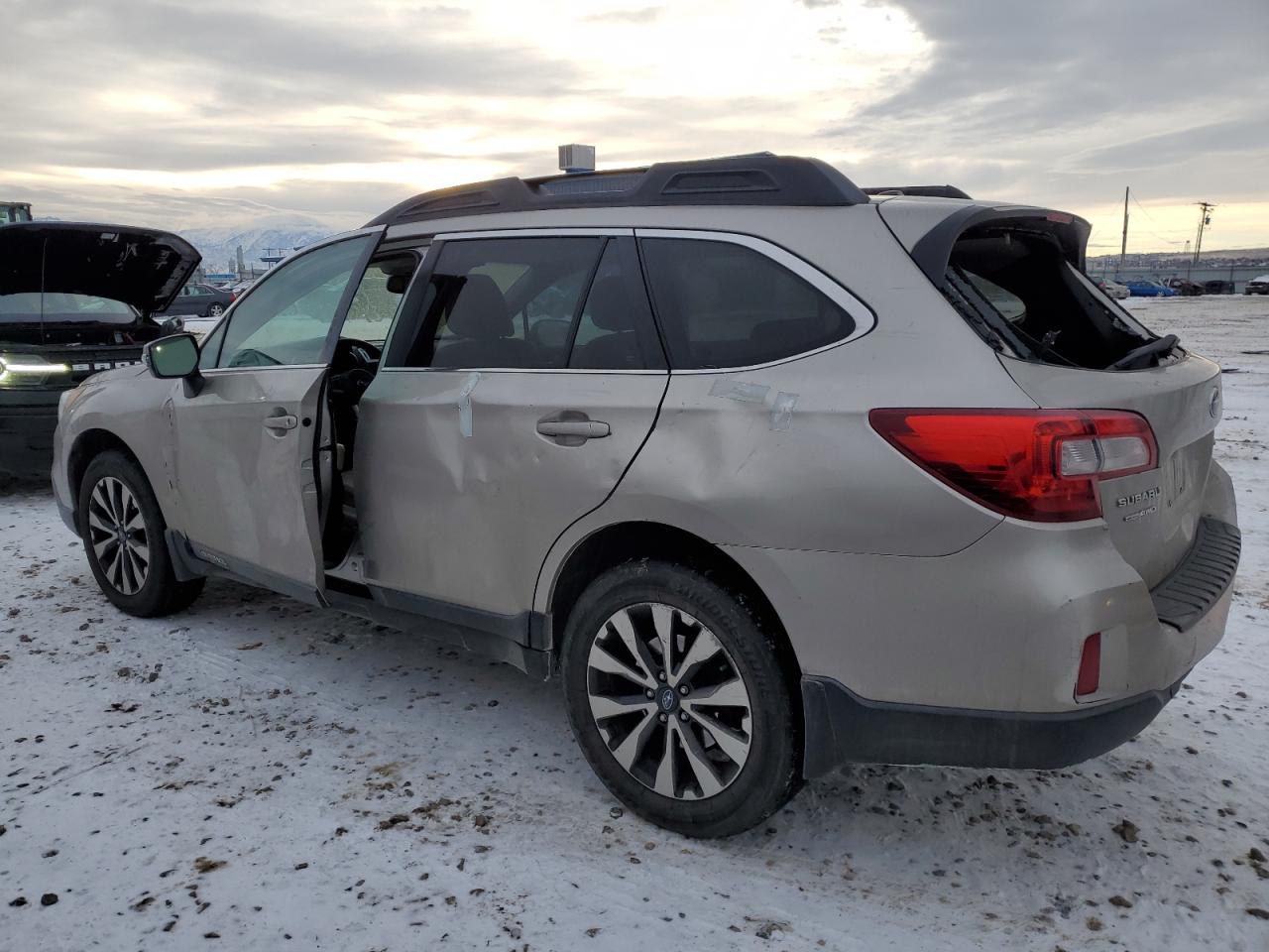 Image 2 of 2015 SUBARU OUTBACK 2.5I LIMITED 2015 with VIN 4S4BSANC6F3335584