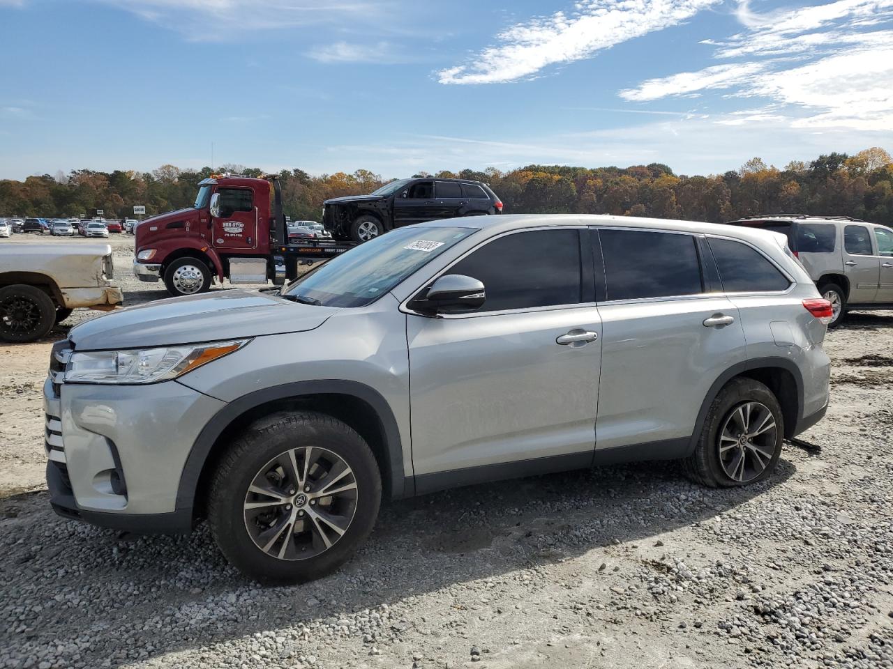 Изображение 2019 TOYOTA HIGHLANDER LE 2019