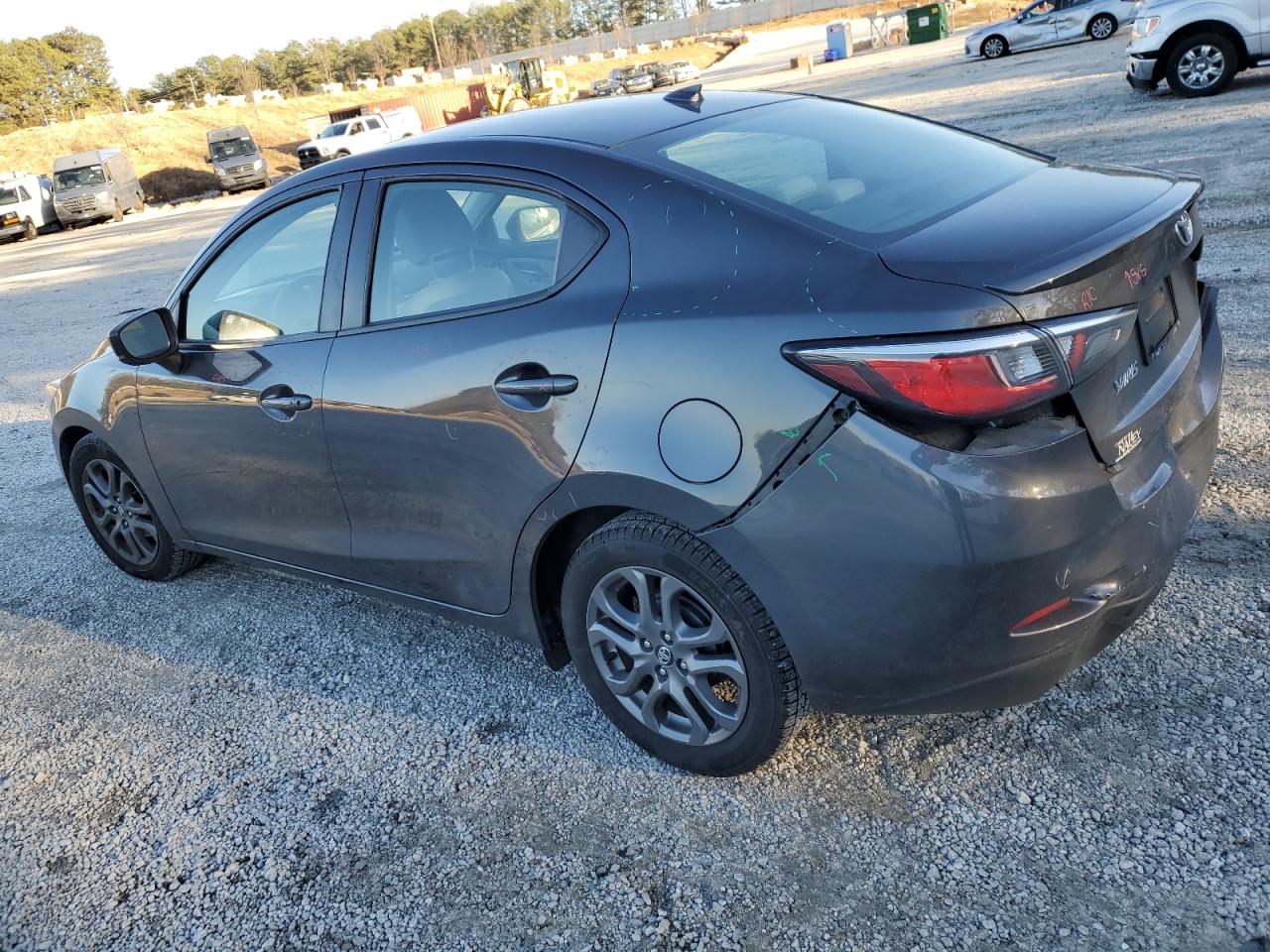 Изображение 2 2019 TOYOTA YARIS L 2019 с VIN 3MYDLBYV7KY503104
