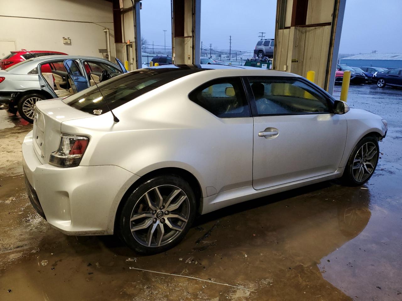 Obraz 3 z 2014 TOYOTA SCION TC  2014 z VIN JTKJF5C74E3079650