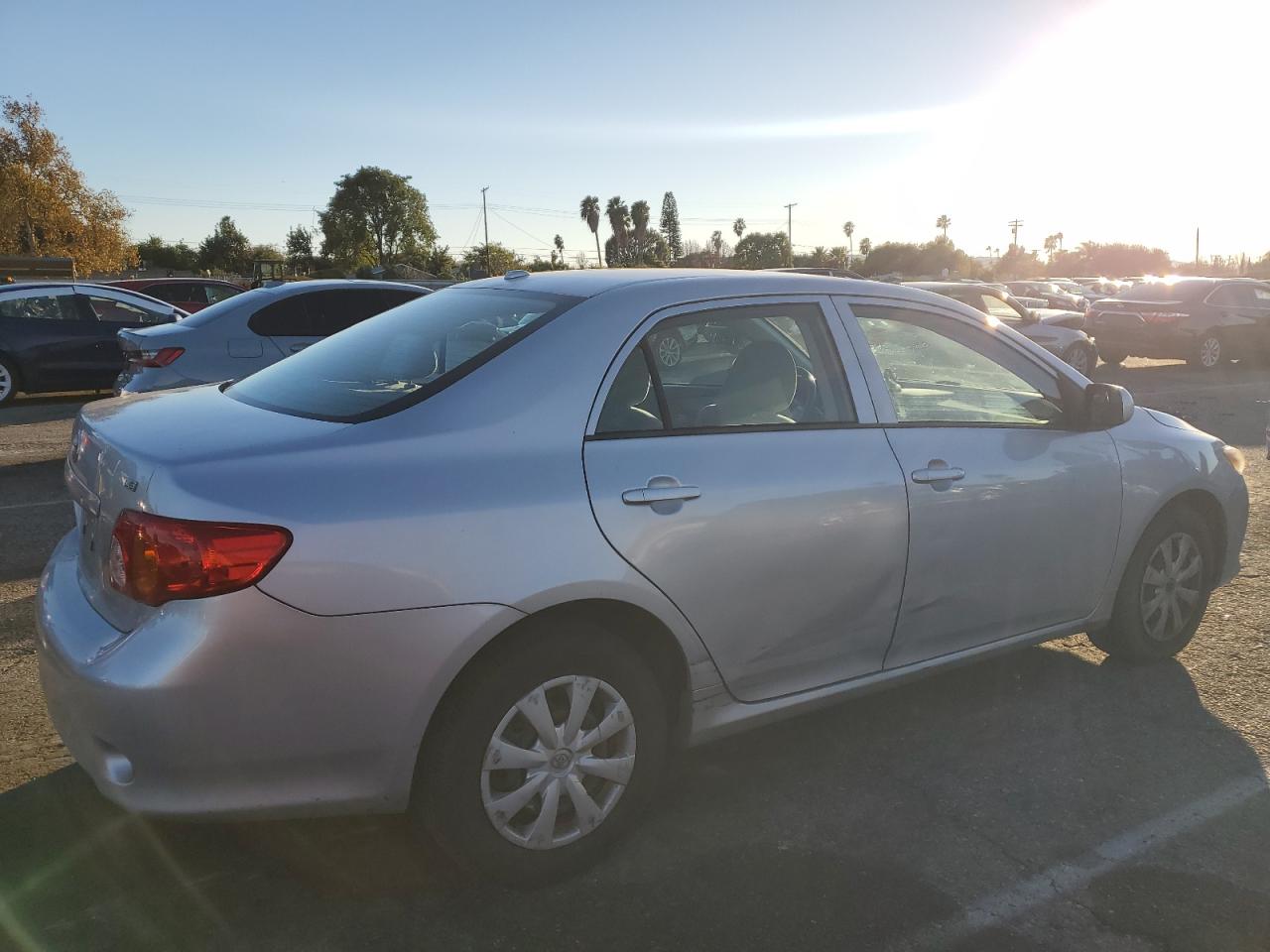 Изображение 3 2010 TOYOTA COROLLA BASE 2010 с VIN 1NXBU4EE3AZ338720