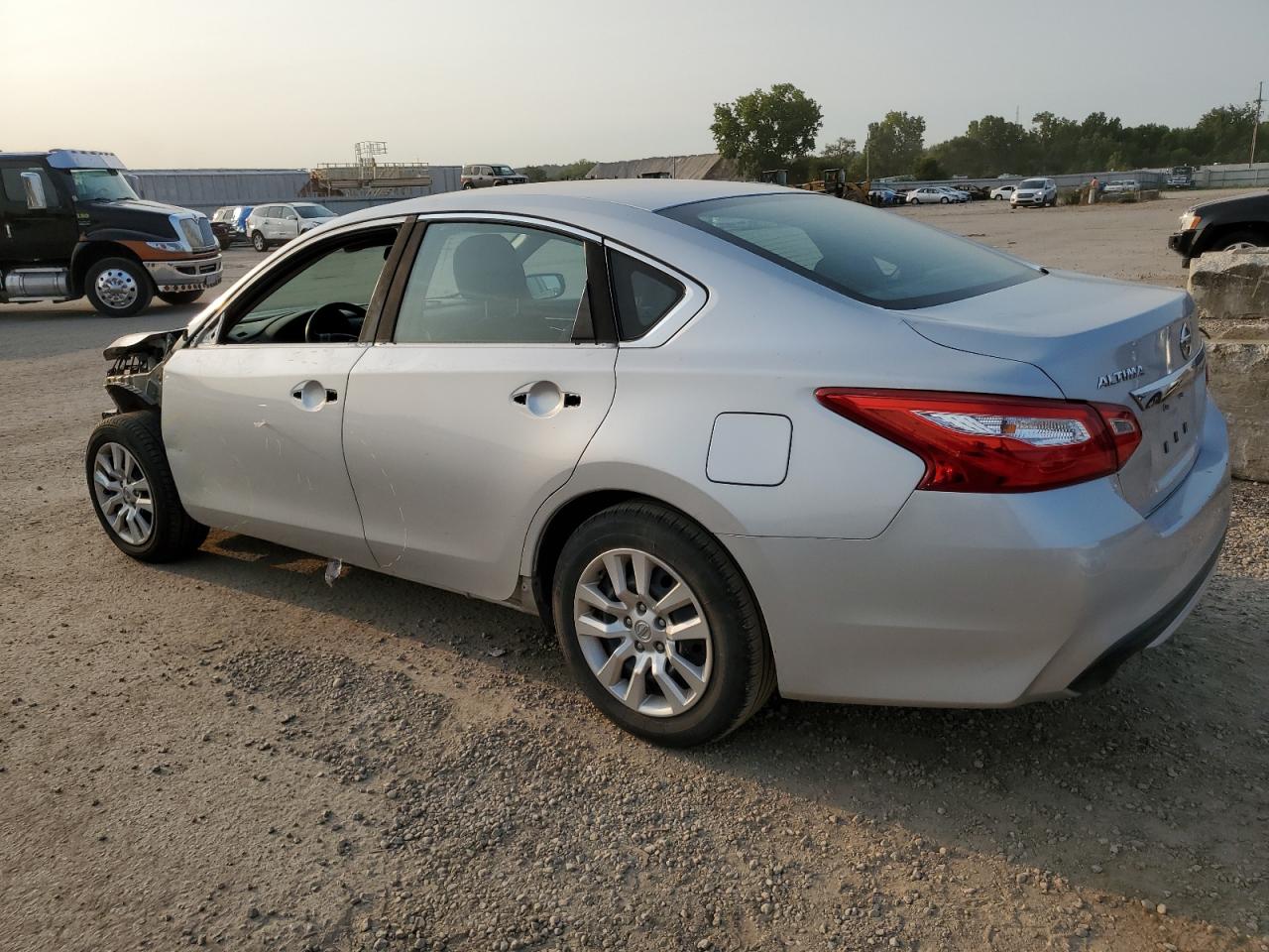 Изображение 2 2016 NISSAN ALTIMA 2.5 2016 с VIN 1N4AL3AP5GN375751