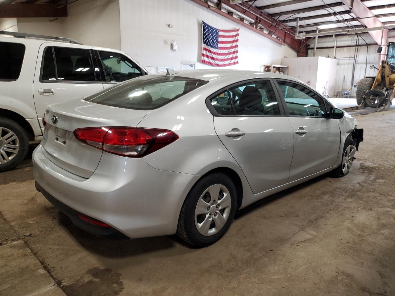 Изображение 3 2017 KIA FORTE LX 2017 с VIN 3KPFK4A70HE140656