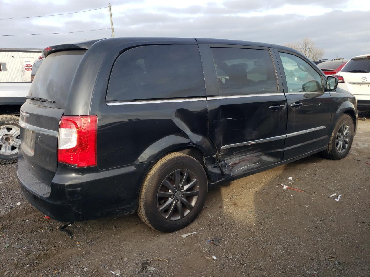 Obraz 3 z Chrysler Town & Country S 2015 z VIN 2C4RC1HG5FR554123