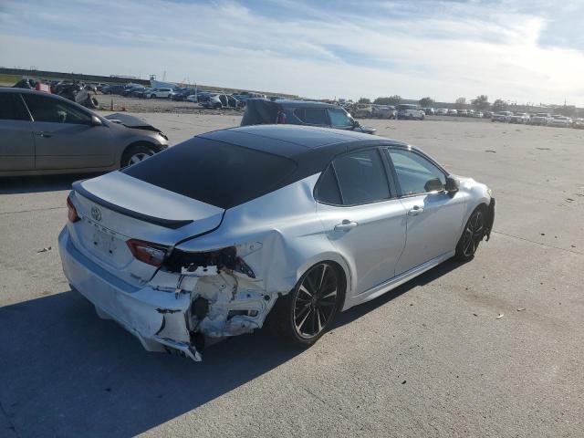 Obraz 3 z 2018 TOYOTA CAMRY XSE 2018 z VIN 4T1B61HK8JU151077
