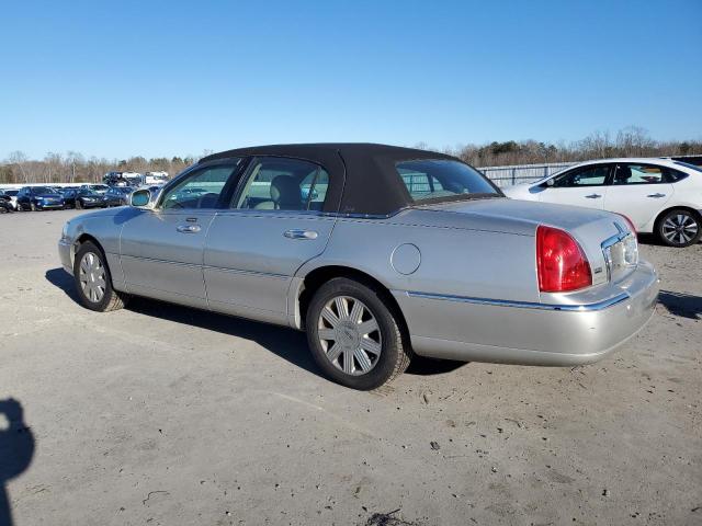 Image 2 of 2003 LINCOLN TOWN CAR CARTIER 2003 with VIN 1LNHM83W93Y635385