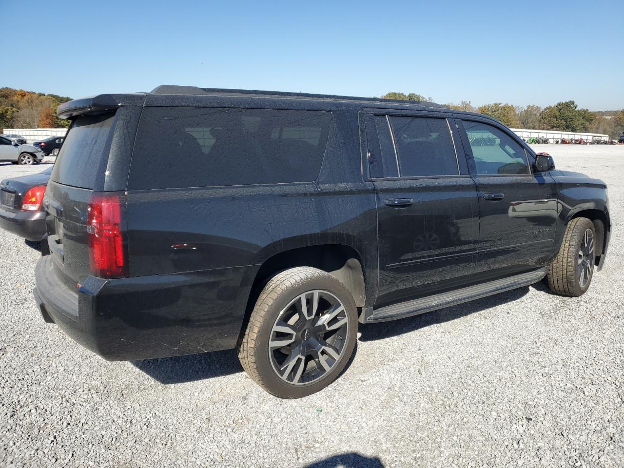 Obraz 3 z 2019 CHEVROLET SUBURBAN K1500 PREMIER 2019 z VIN 1GNSKJKJ7KR305886