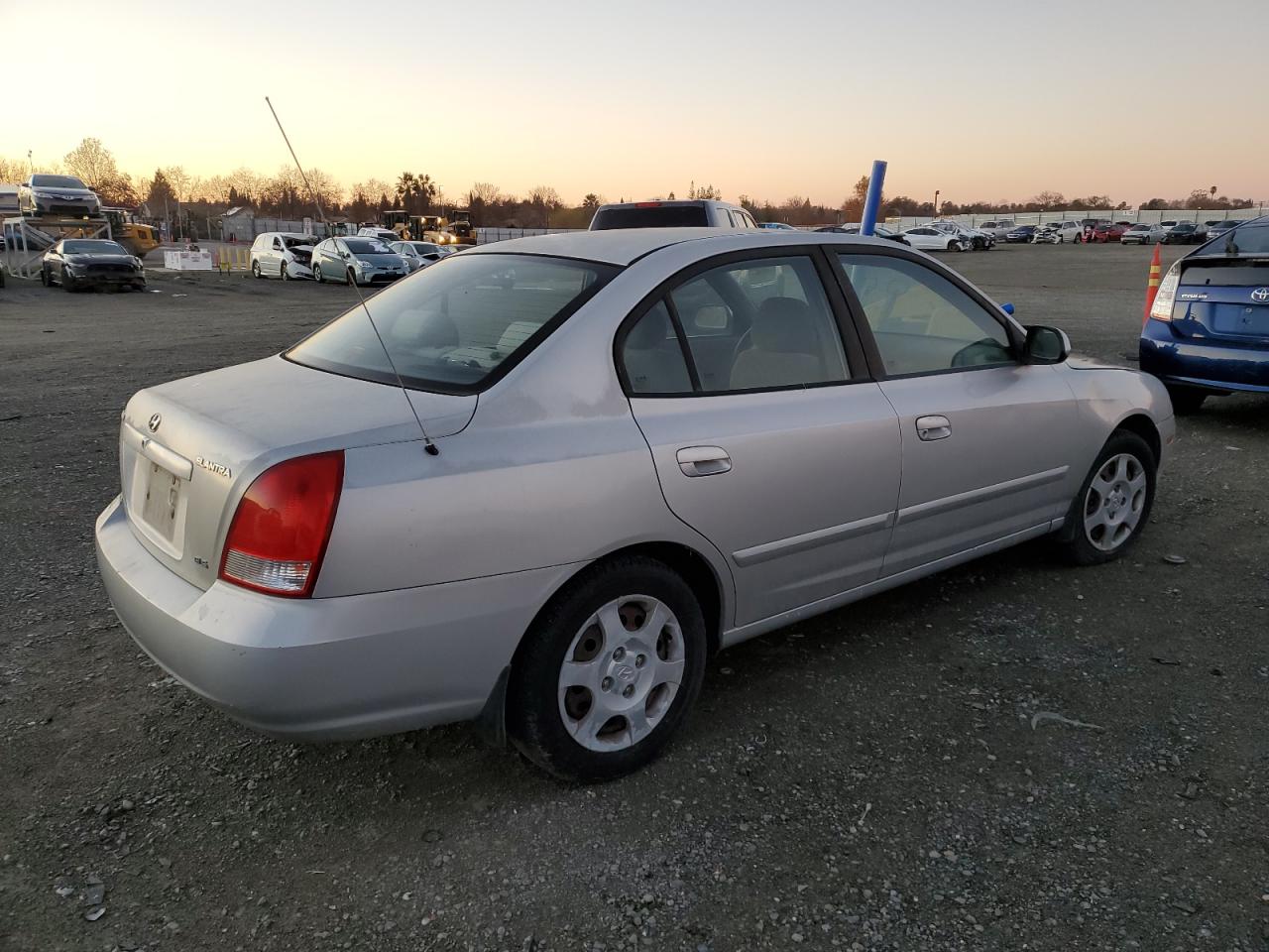 Image 3 of 2003 HYUNDAI ELANTRA GLS 2003 with VIN KMHDN45D23U488964