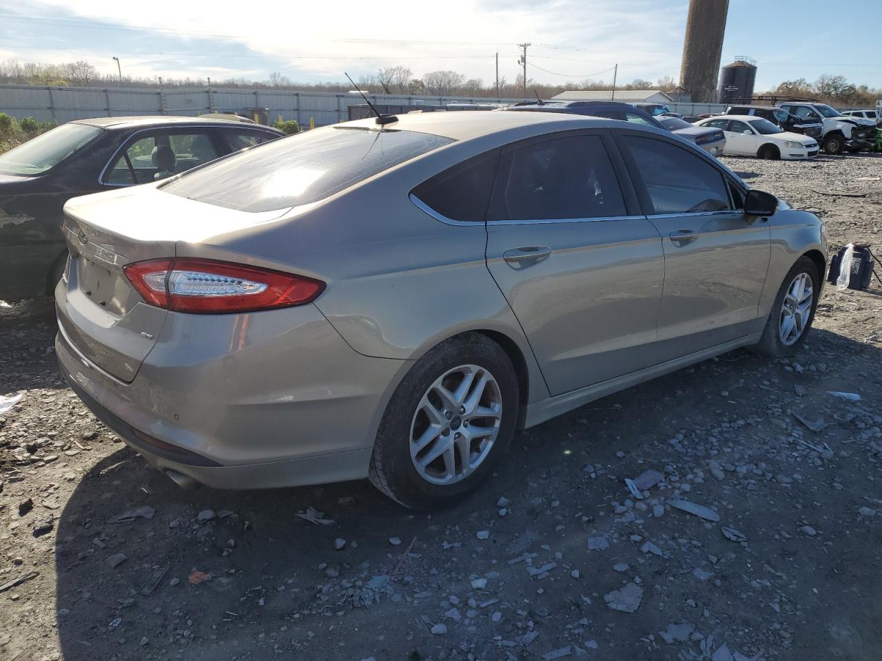 Image 3 of 2016 FORD FUSION SE 2016 with VIN 3FA6P0H72GR200126