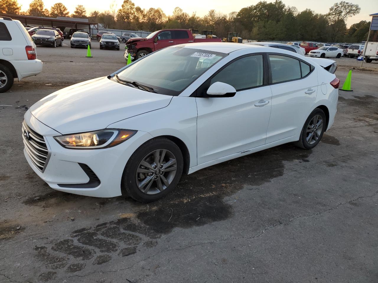 Изображение 1 2018 HYUNDAI ELANTRA SEL 2018 с VIN 5NPD84LF2JH302945