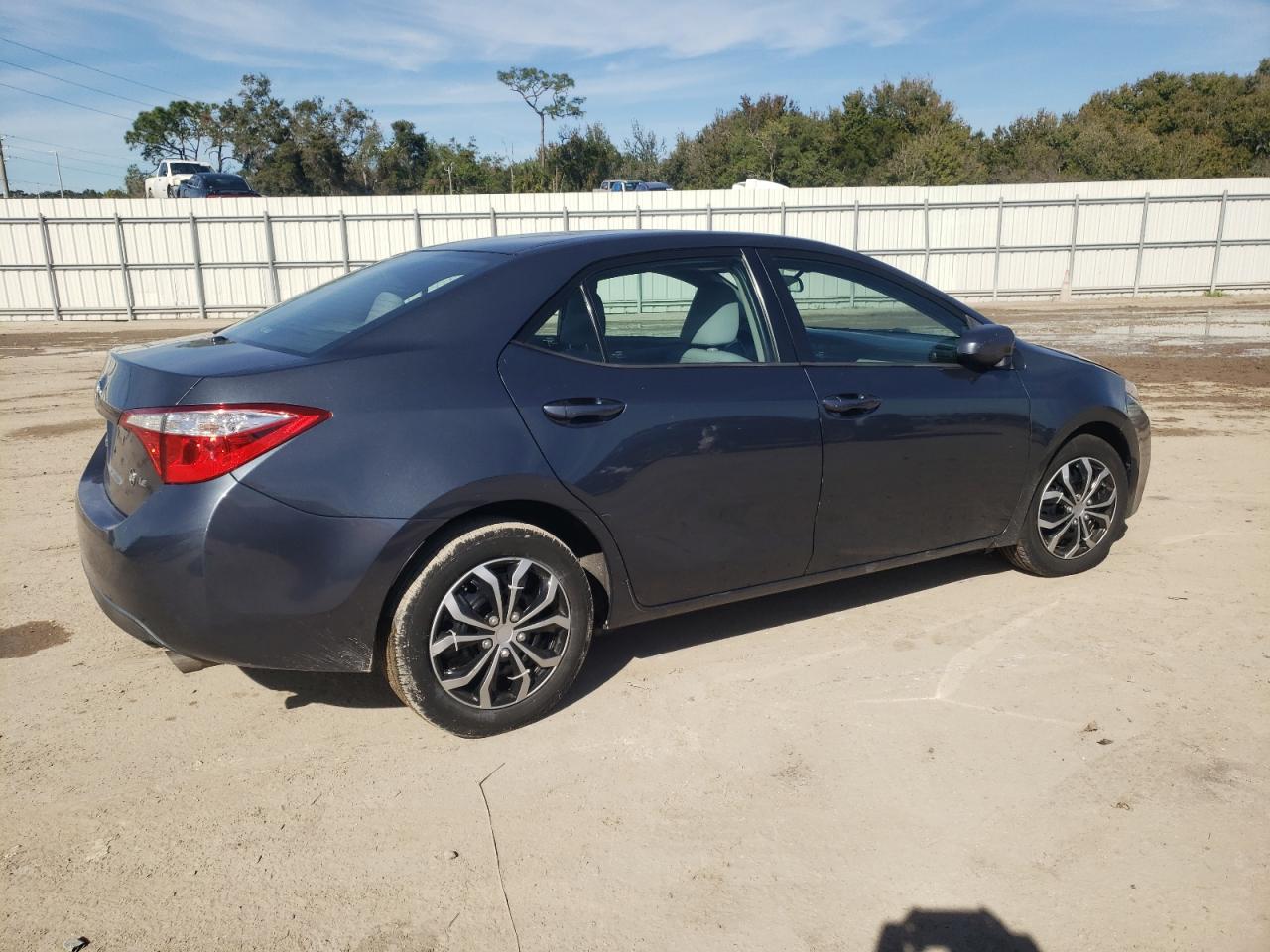 Image 3 of 2015 TOYOTA COROLLA L 2015 with VIN 2T1BURHE0FC285301