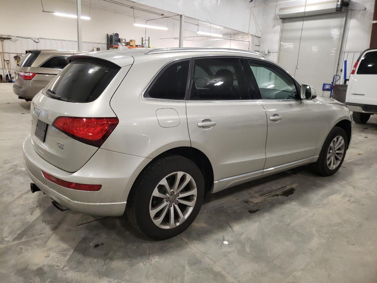 Image 3 of 2013 AUDI Q5 PREMIUM PLUS 2013 with VIN WA1LFAFPXDA058648