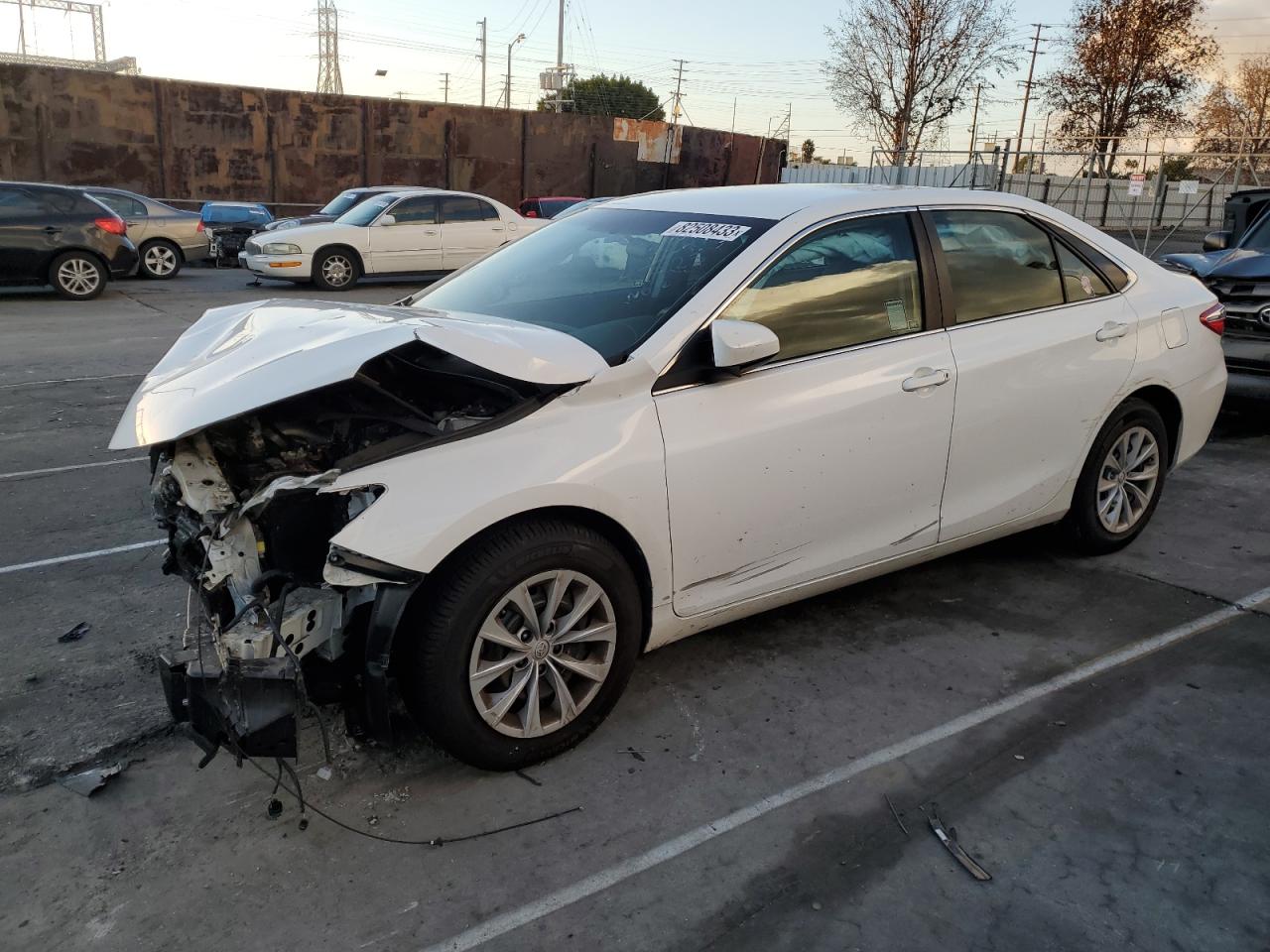 Изображение 1 2015 TOYOTA CAMRY LE 2015 с VIN 4T1BF1FK6FU992583