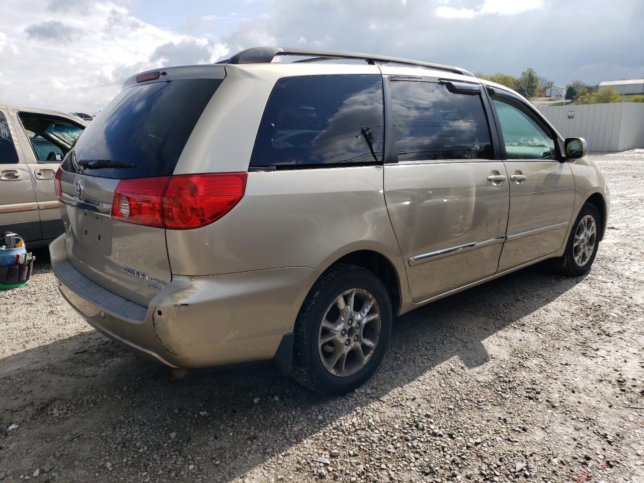 Image 3 of 2006 TOYOTA SIENNA XLE 2006 with VIN 5TDBA22C66S072741