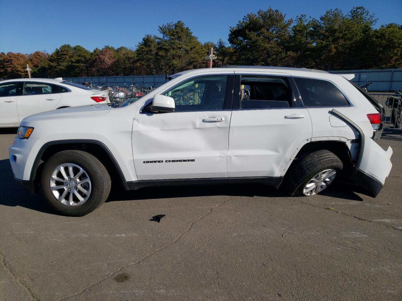 Obraz 1 z 2021 JEEP GRAND CHEROKEE LAREDO 2021 z VIN 1C4RJFAG7MC676386