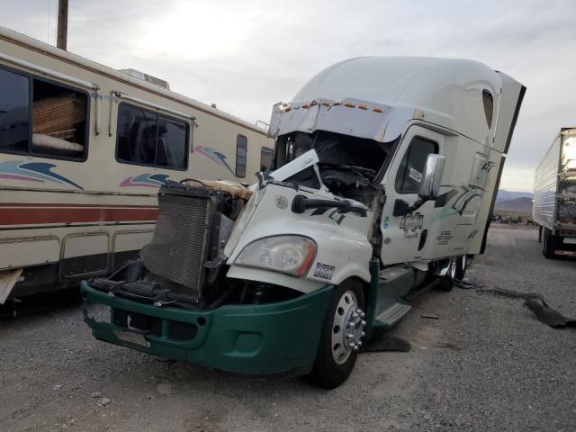 Image 2 of 2015 FREIGHTLINER CASCADIA 125  2015 with VIN 3AKGGLDV5FSFR8241