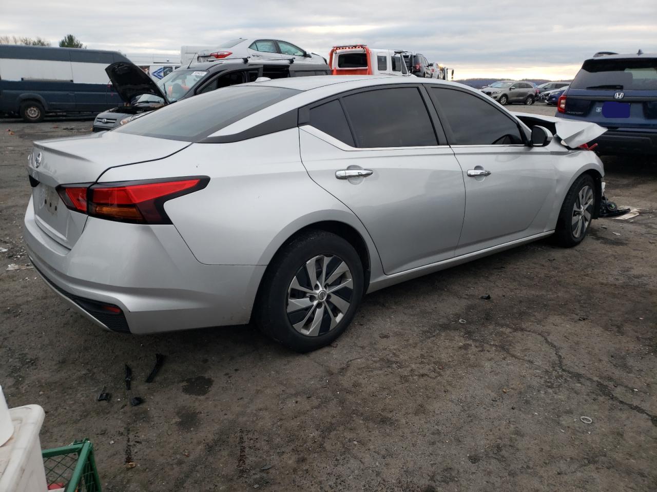 Obraz 3 z 2020 NISSAN ALTIMA S 2020 z VIN 1N4BL4BV1LC142561