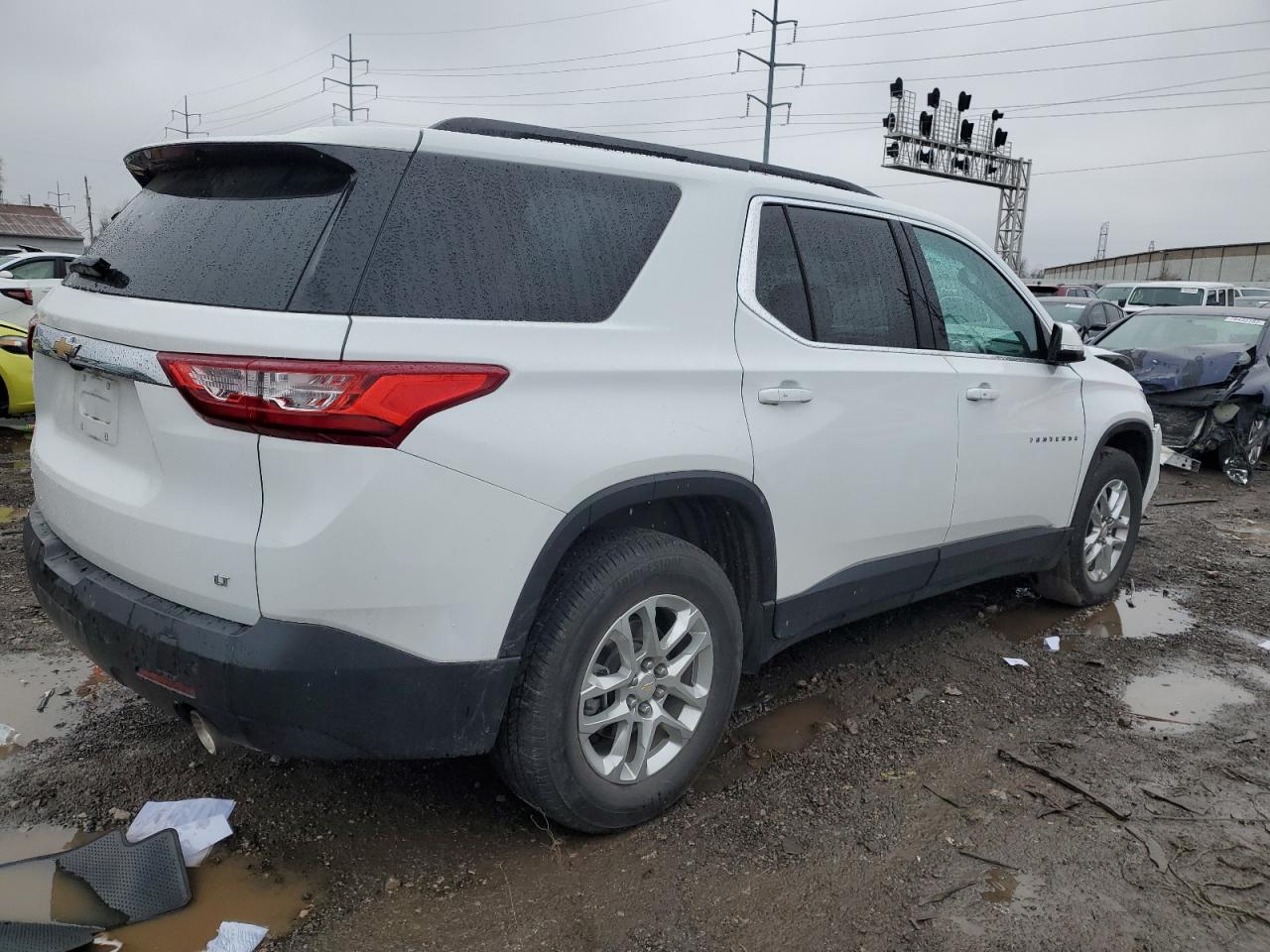 Obraz 3 z 2021 CHEVROLET TRAVERSE LT 2021 z VIN 1GNERGKW9MJ131442