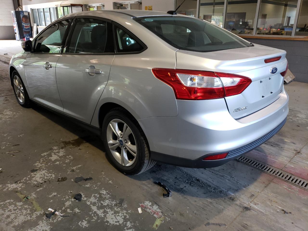 Image 2 of 2013 FORD FOCUS SE 2013 with VIN 1FADP3F28DL266514
