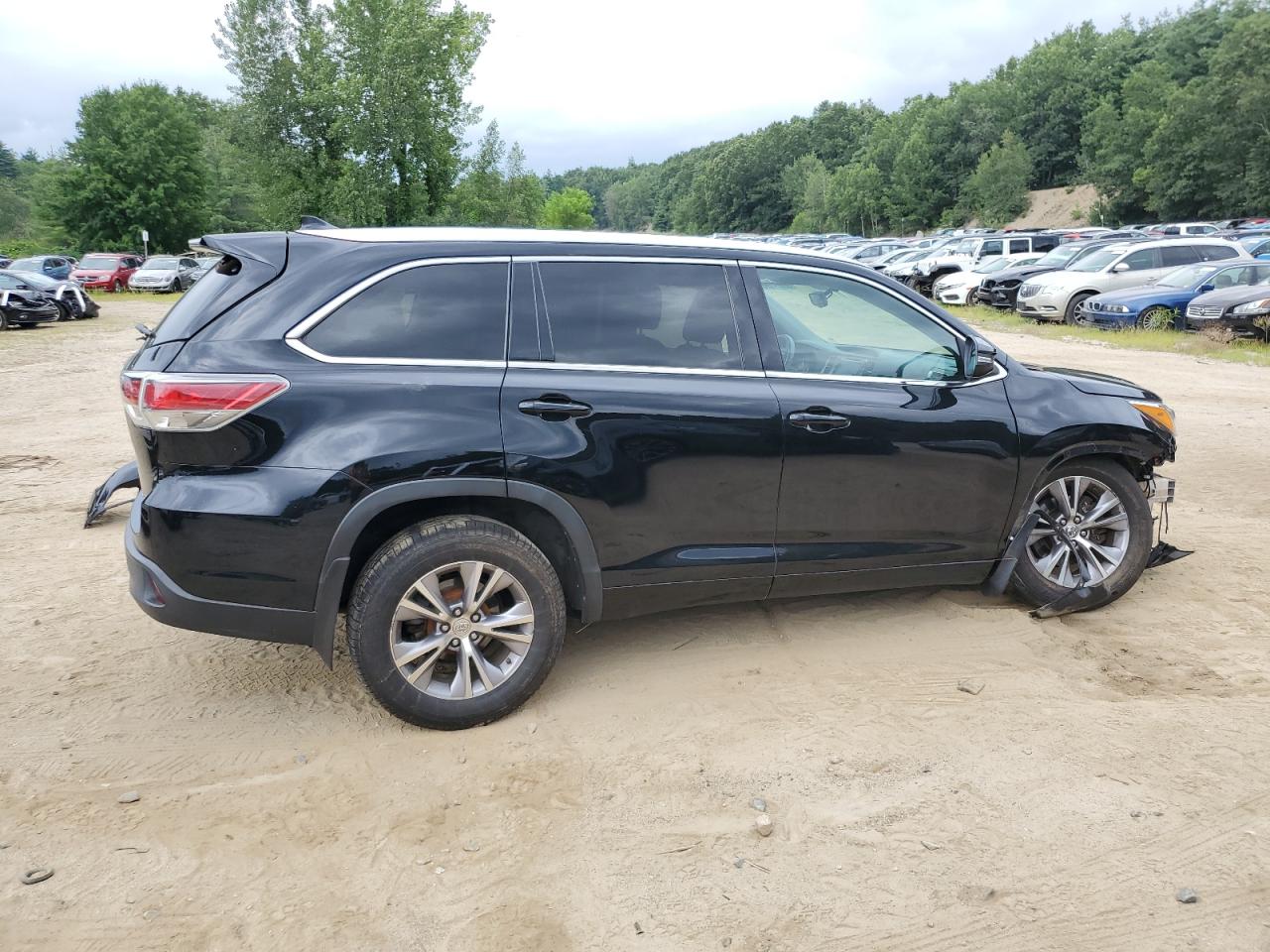 Obraz 3 z 2015 TOYOTA HIGHLANDER XLE 2015 z VIN 5TDJKRFH2FS106357