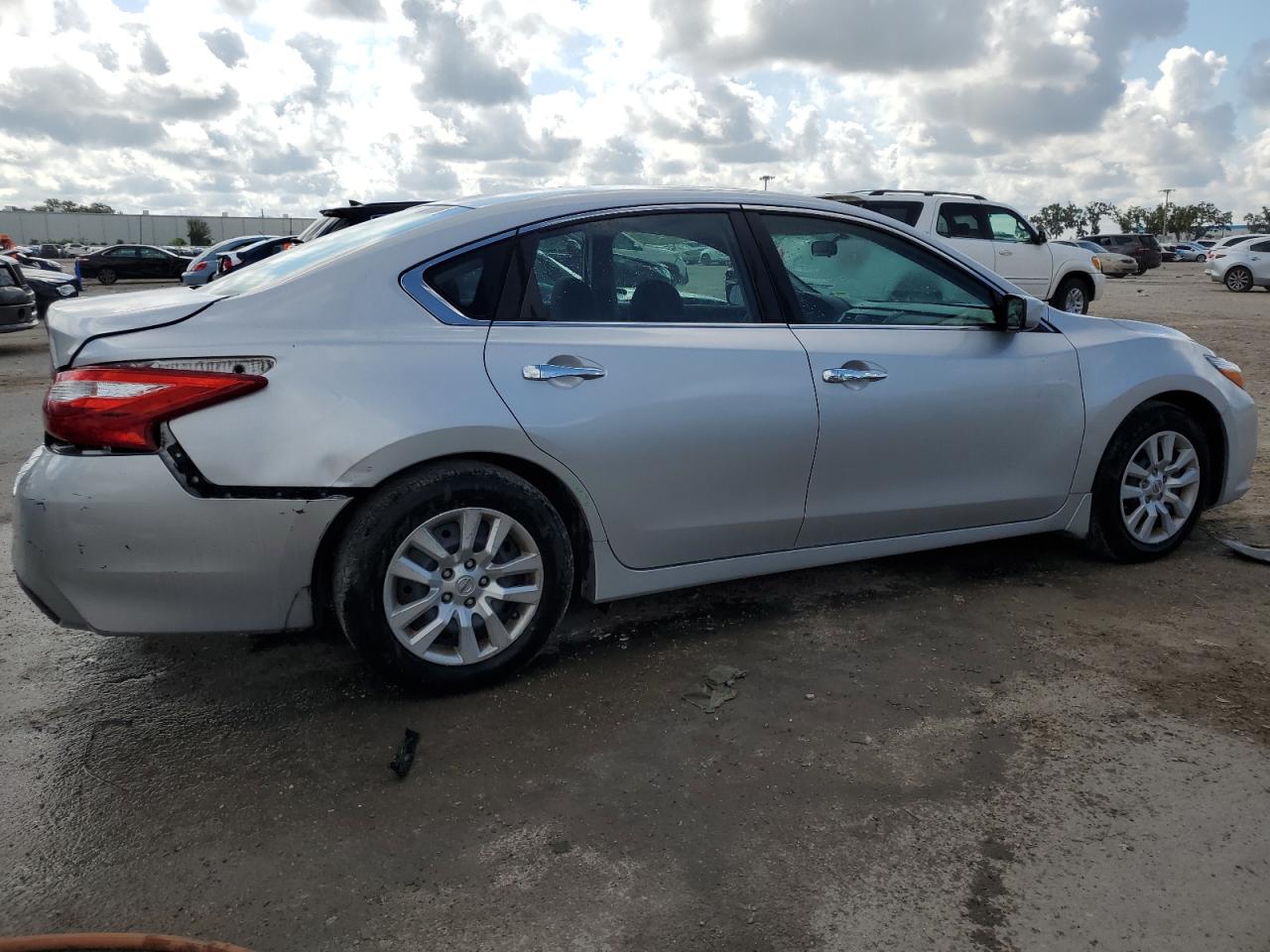 Image 3 of 2016 NISSAN ALTIMA 2.5 2016 with VIN 1N4AL3AP0GC162668