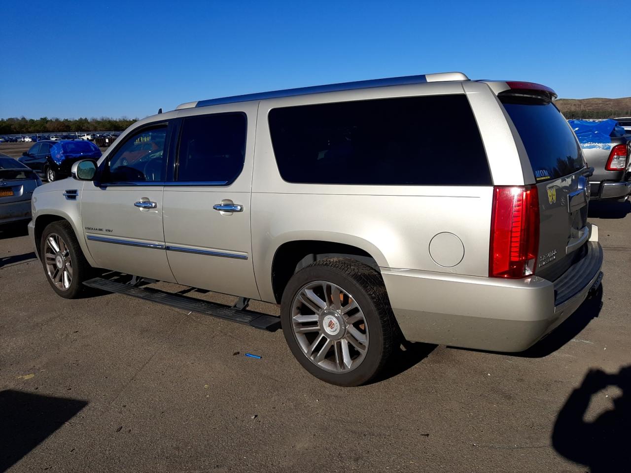 Image 2 of 2014 CADILLAC ESCALADE ESV PLATINUM 2014 with VIN 1GYS4KEF8ER160906