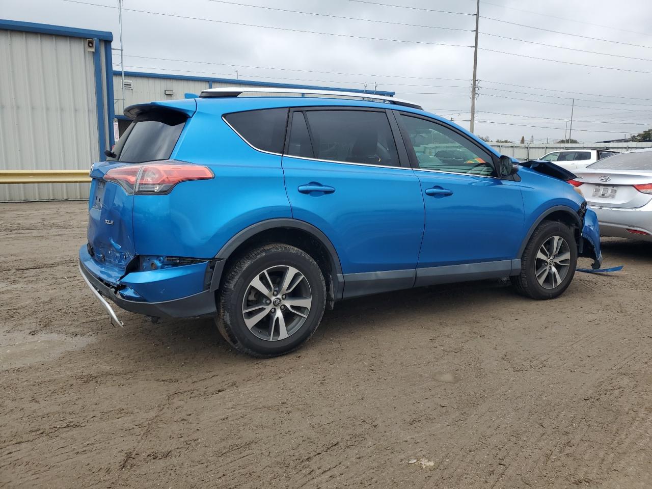 Image 3 of 2016 TOYOTA RAV4 XLE 2016 with VIN 2T3WFREVXGW249221
