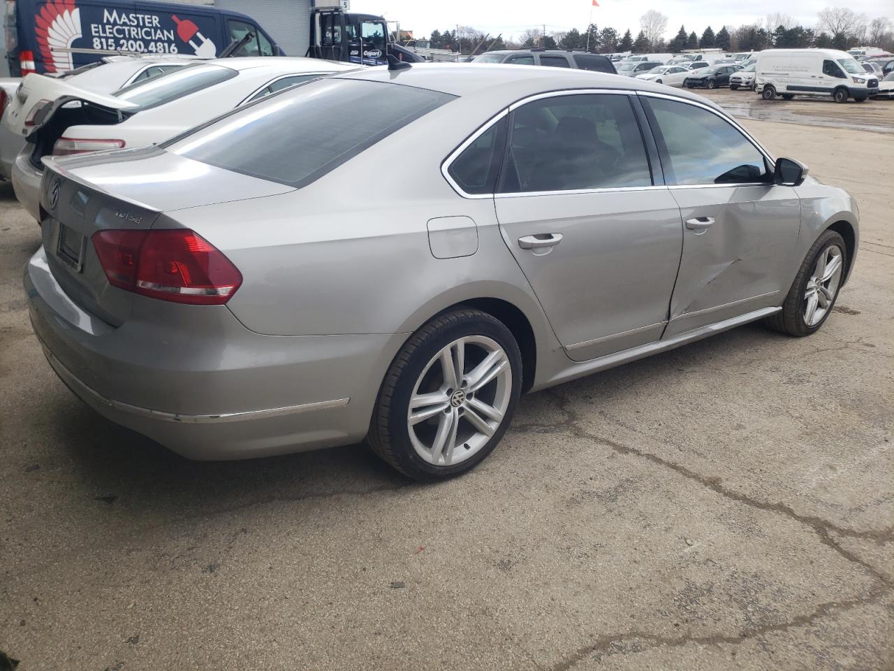 Изображение 3 2014 VOLKSWAGEN PASSAT SE 2014 с VIN 1VWBN7A34EC098349