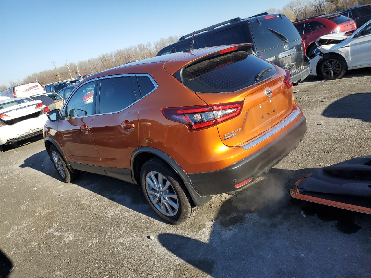 Obraz 2 z 2020 NISSAN ROGUE SPORT S 2020 z VIN JN1BJ1CVXLW255505