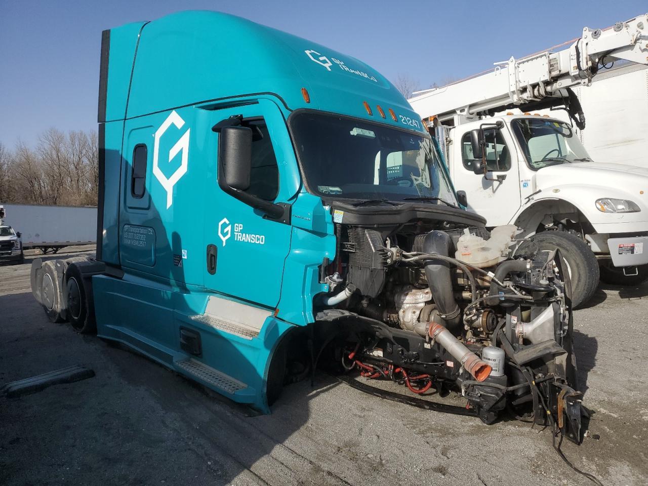 2021 FREIGHTLINER CASCADIA 126  2021 image