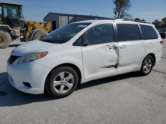 2011 TOYOTA SIENNA LE 2011 image