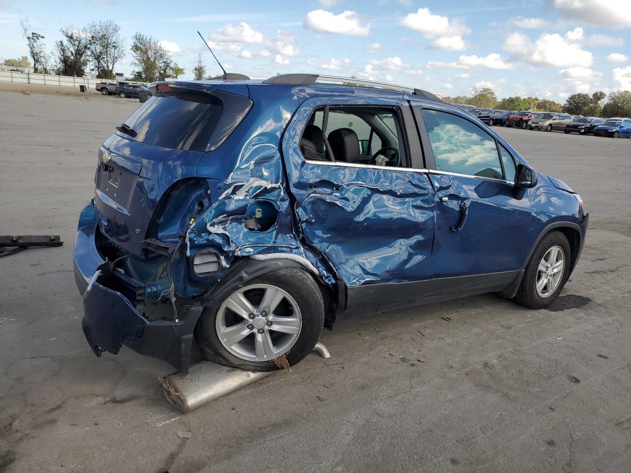 Image 3 of 2020 CHEVROLET TRAX 1LT 2020 with VIN 3GNCJLSB2LL145355