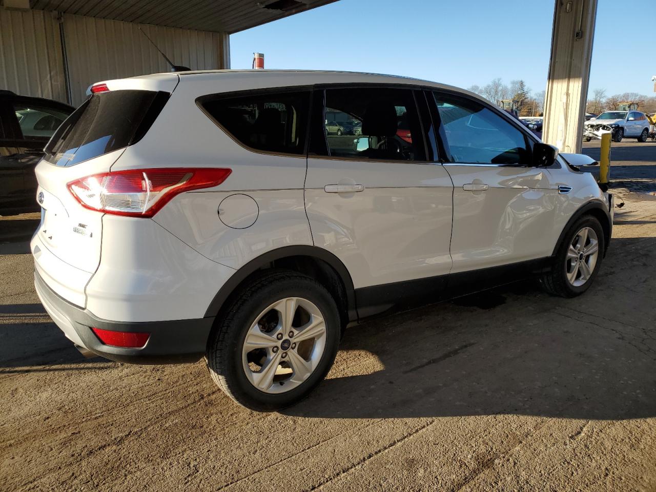 Image 3 of 2015 FORD ESCAPE SE 2015 with VIN 1FMCU0GX8FUB92432