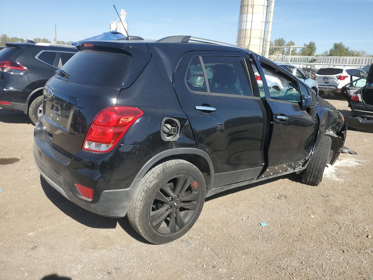 Image 3 of 2018 CHEVROLET TRAX 1LT 2018 with VIN 3GNCJLSB4JL228878