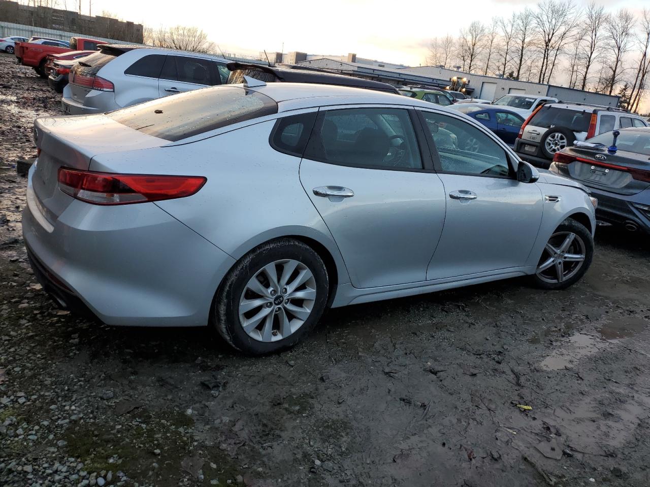 Obraz 3 z 2017 KIA OPTIMA LX 2017 z VIN 5XXGT4L35HG162767