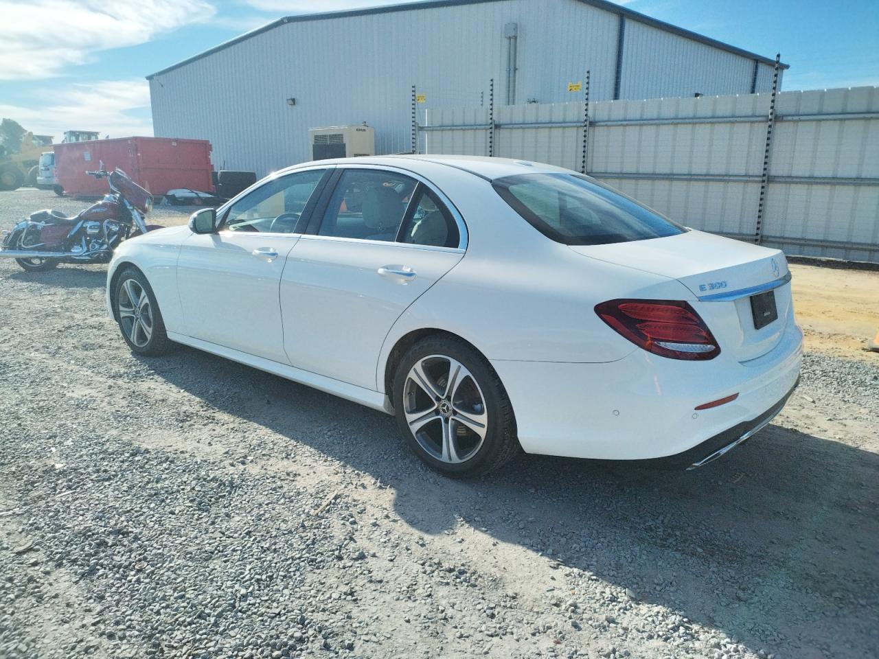 Изображение 2 2017 MERCEDES-BENZ E 300 4MATIC 2017 с VIN WDDZF4KB3HA265356