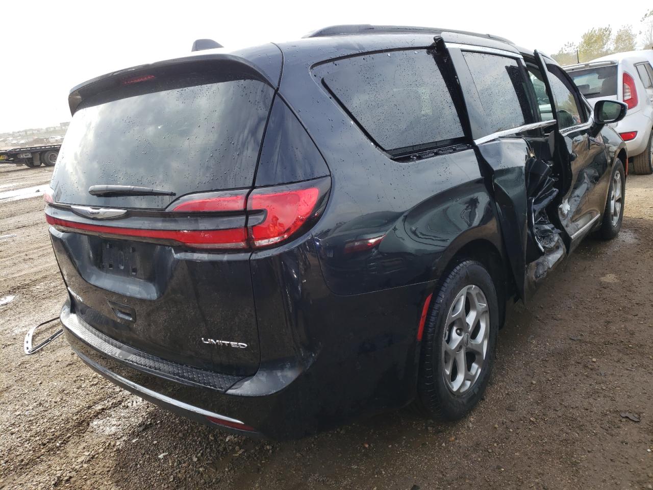 Image 3 of 2022 CHRYSLER PACIFICA LIMITED 2022 with VIN 2C4RC1GG2NR157890