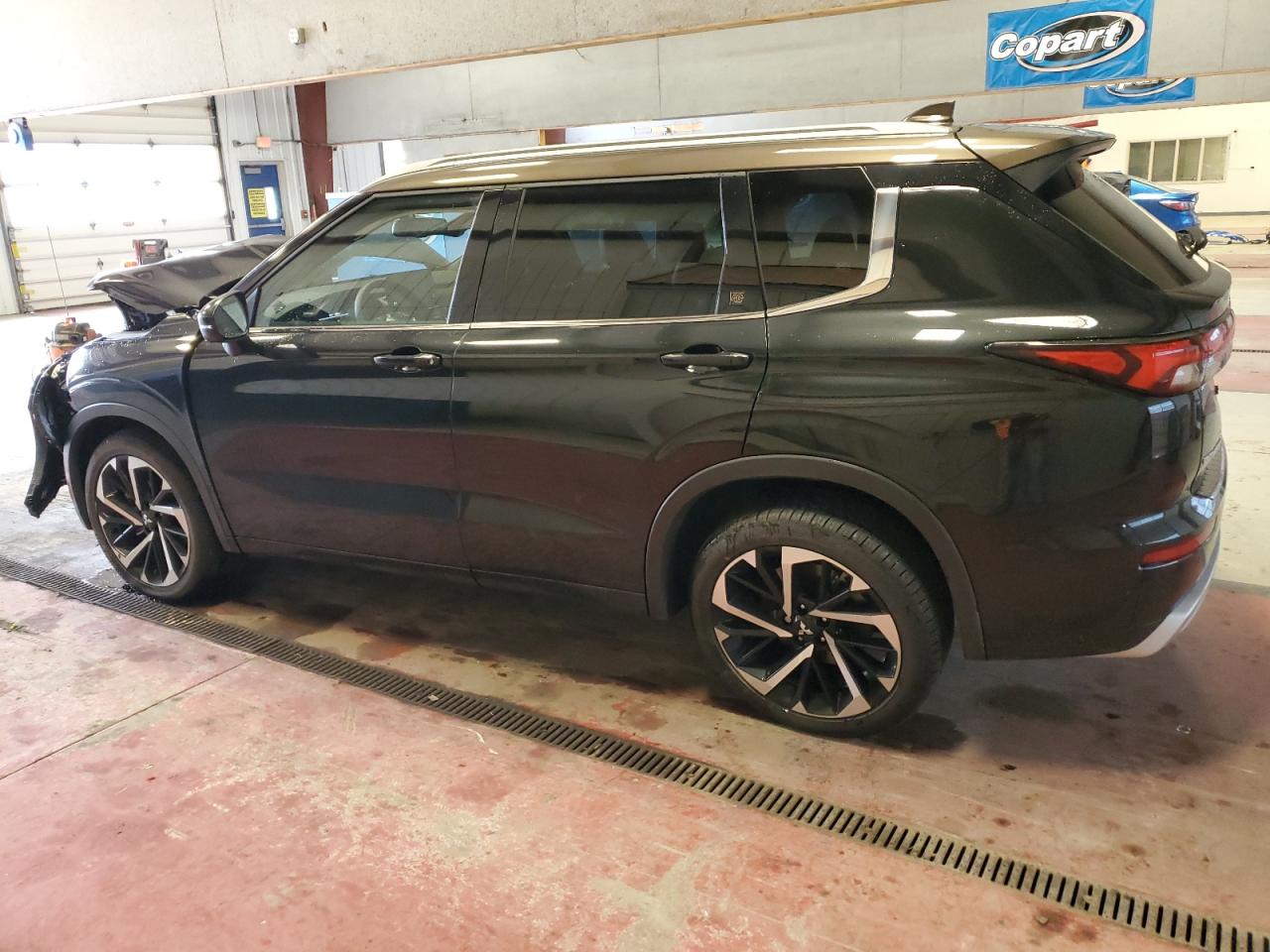 Image 2 of 2023 MITSUBISHI OUTLANDER SEL 2023 with VIN JA4J4VA8XPZ024090