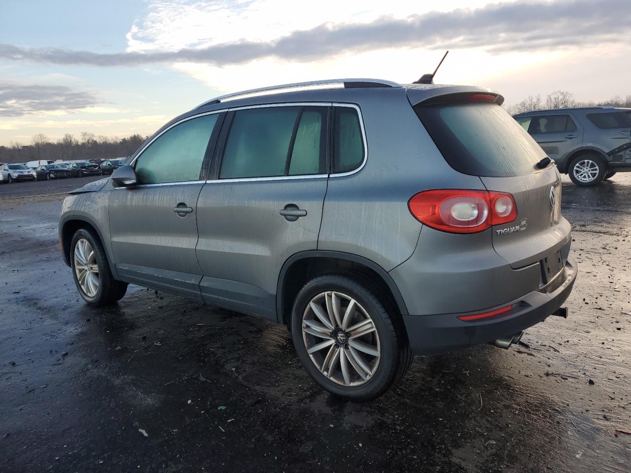 Изображение 2 2009 VOLKSWAGEN TIGUAN SE 2009 с VIN WVGBV75N19W000912