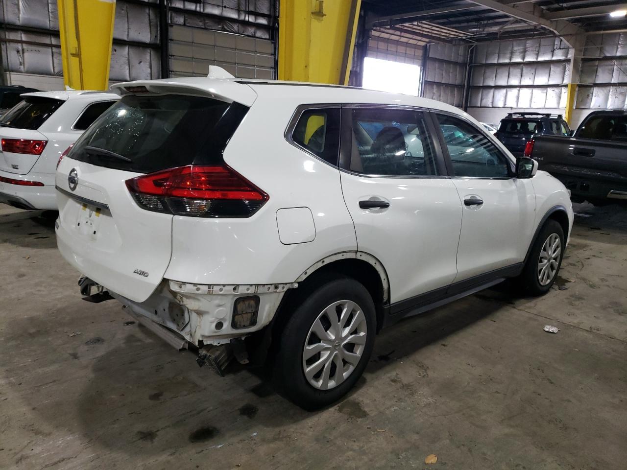 Изображение 3 2017 NISSAN ROGUE S 2017 с VIN KNMAT2MV0HP531926