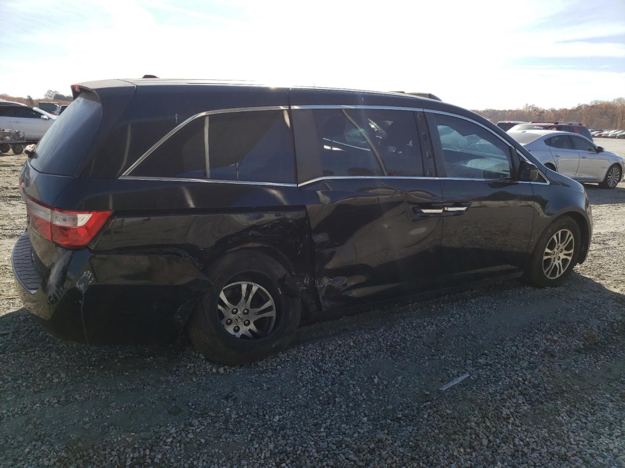 Image 3 of Honda Odyssey Exl 2012 with VIN 5FNRL5H61CB013186