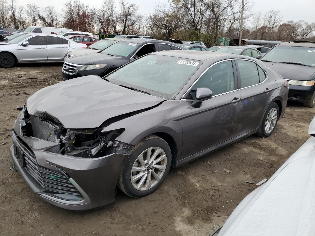Obraz 1 z 2021 TOYOTA CAMRY LE 2021 z VIN 4T1C11AK4MU611224
