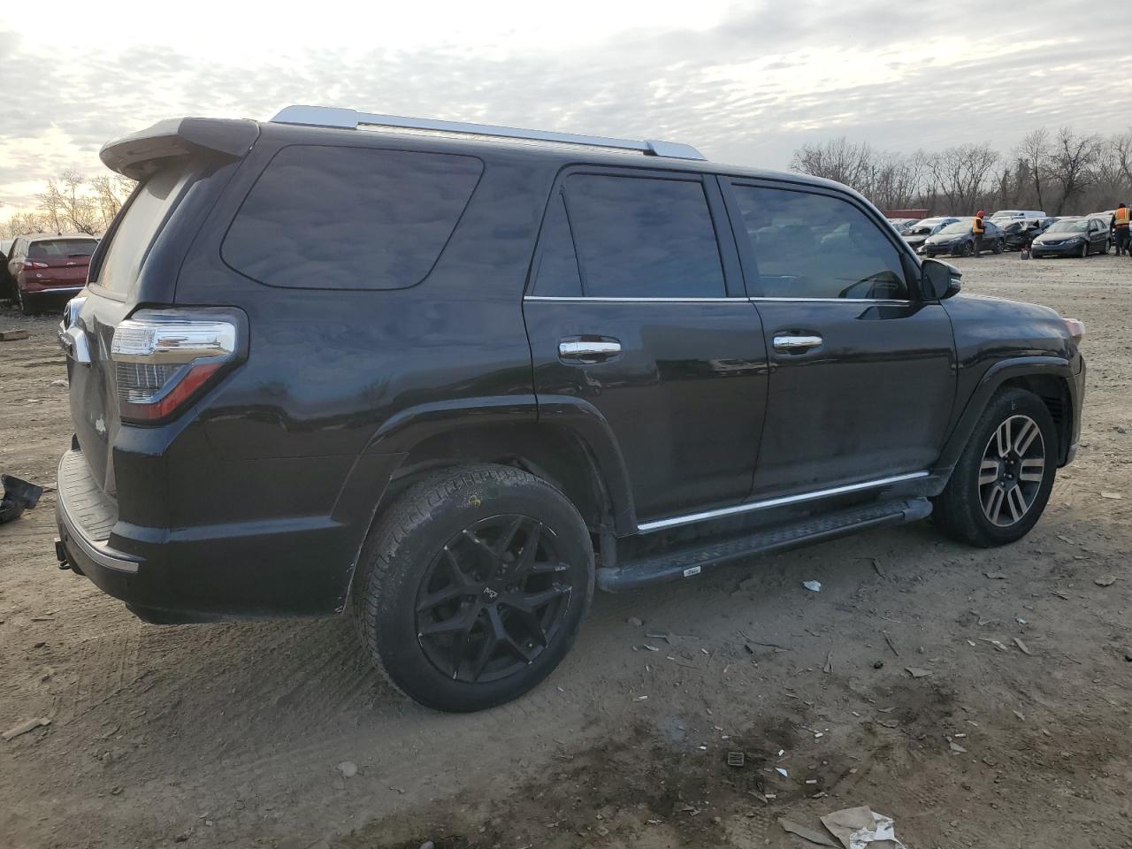 Image 3 of 2018 TOYOTA 4RUNNER SR5/SR5 PREMIUM 2018 with VIN JTEBU5JR6J5500249