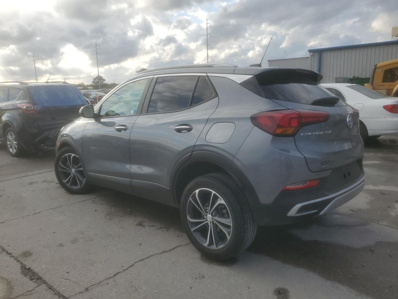 Изображение 2 2021 BUICK ENCORE GX SELECT 2021 с VIN KL4MMDS28MB040956