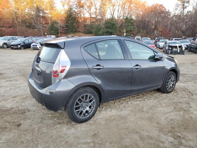 Image 3 of 2013 TOYOTA PRIUS C  2013 with VIN JTDKDTB3XD1553373