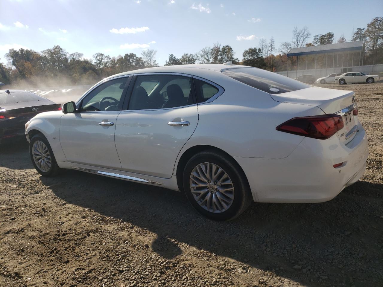 Obraz 2 z 2015 INFINITI Q70L 3.7 2015 z VIN JN1BY1PR9FM830251