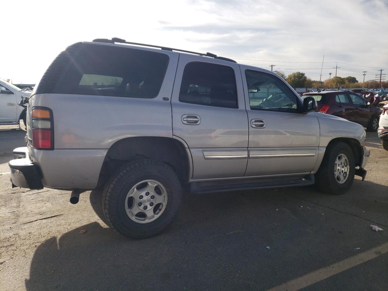 Image 3 of 2004 CHEVROLET TAHOE K1500 2004 with VIN 1GNEK13ZX4J279948