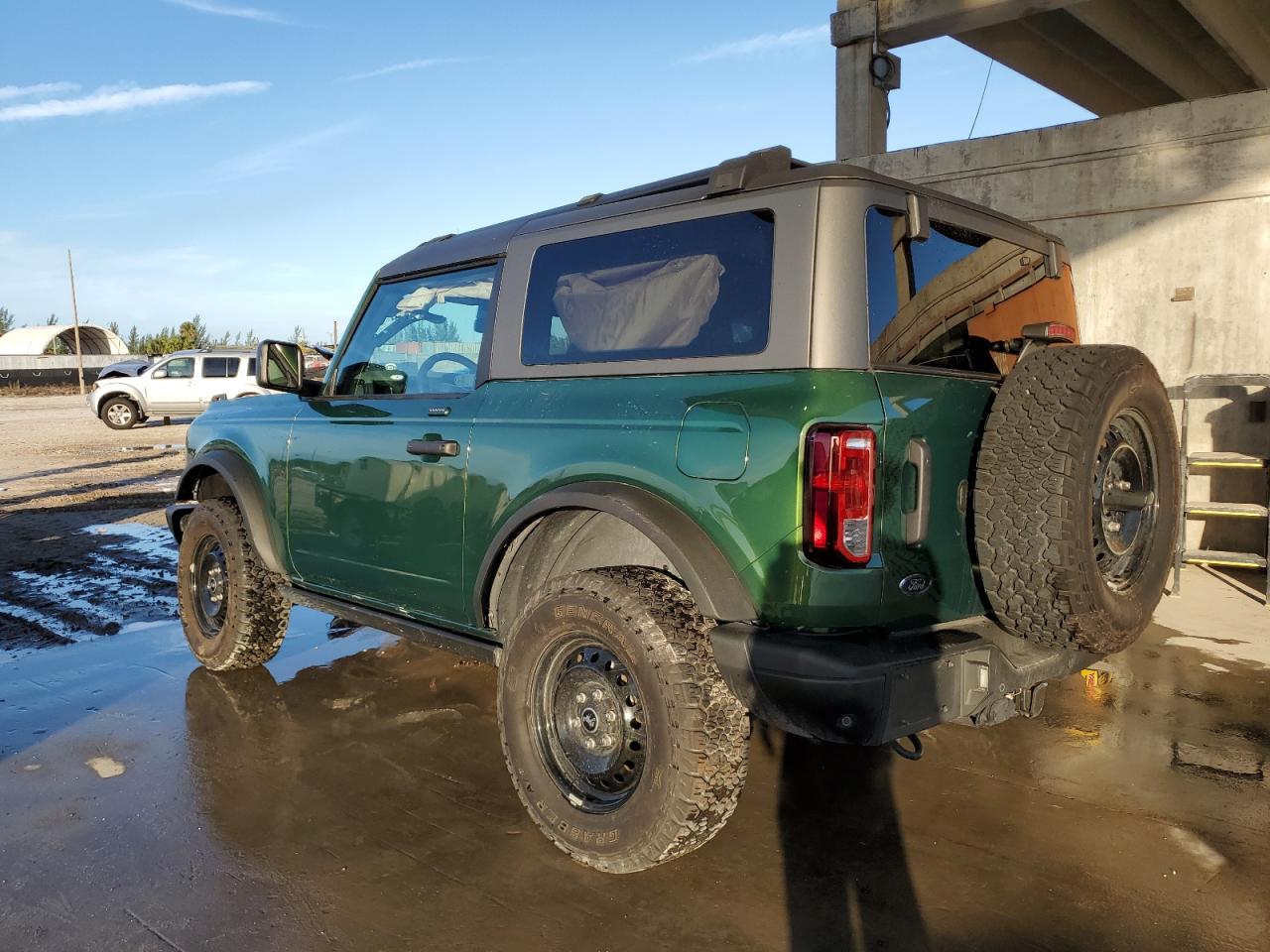 Image 2 of 2022 FORD BRONCO BASE 2022 with VIN 1FMDE5AP6NLA71359