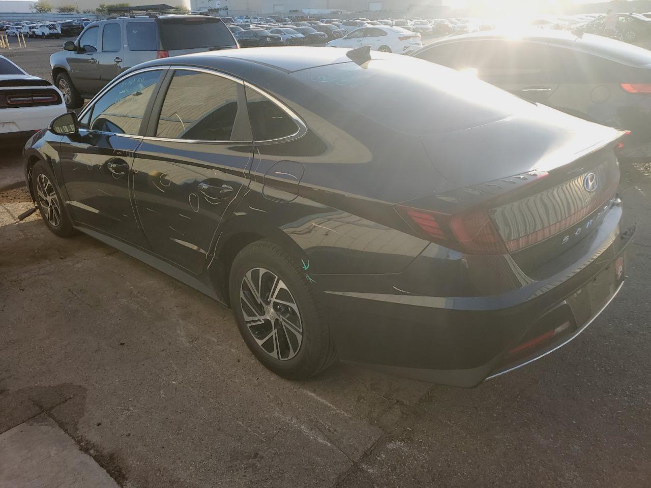 Image 2 of 2021 HYUNDAI SONATA HYBRID 2021 with VIN KMHL24JJ5MA018334