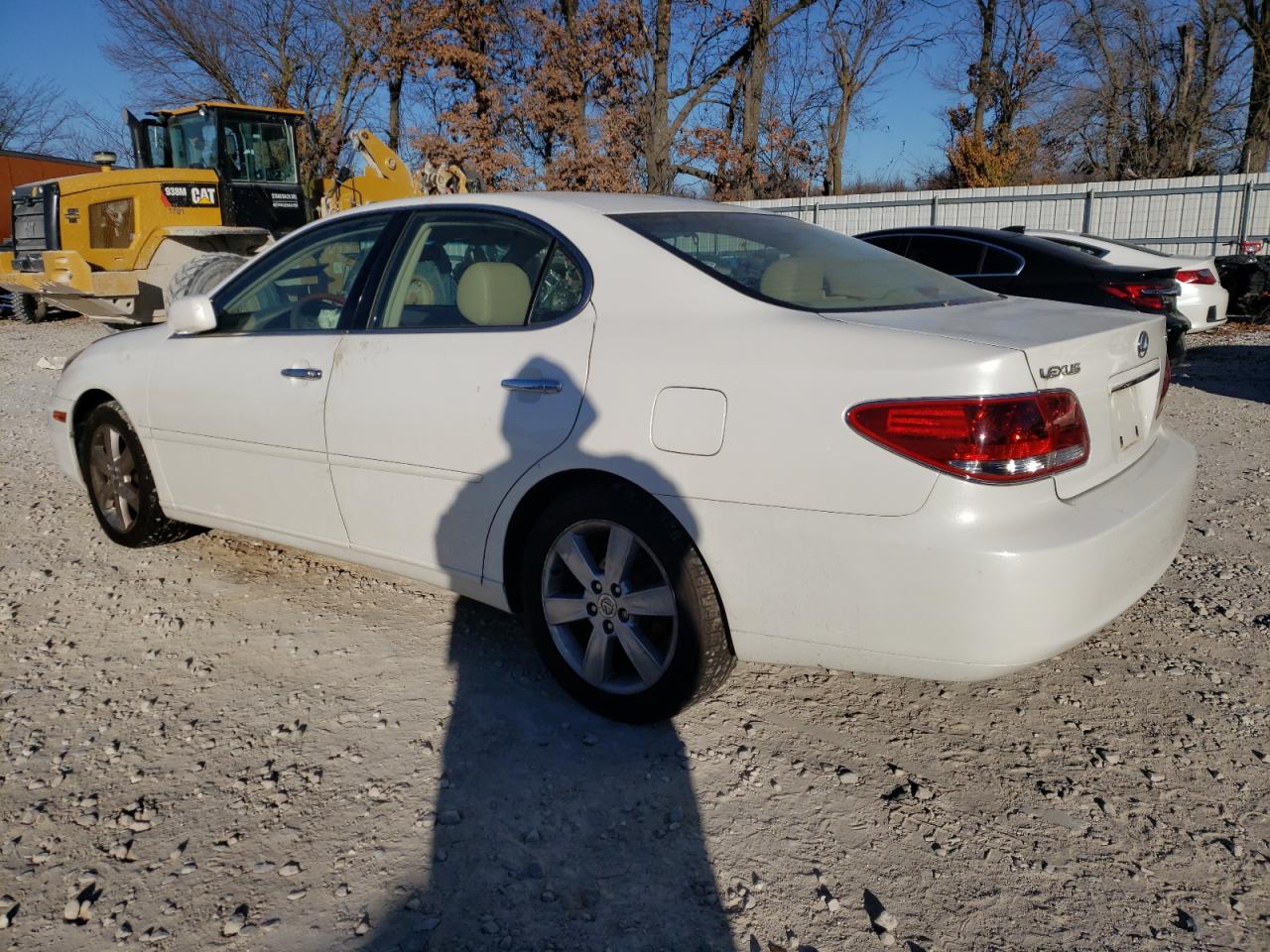 Изображение 2 2005 LEXUS ES 330 2005 с VIN JTHBA30G255118015